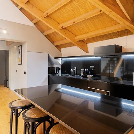 Flow Dreaming Duplex 2br Порту