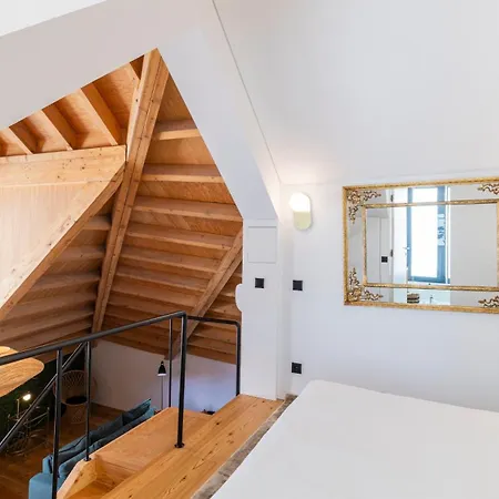 Apartment Flow Dreaming Duplex 2br *